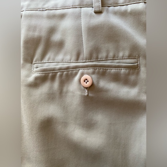 Windham Pointe Men's Size 46 Beige Chino Shorts VG Condition!!! - Picture 3 of 4